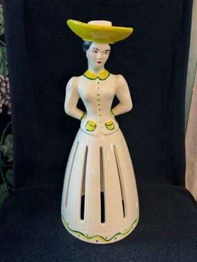 California Pottery Vintage MCM Ceramic Napkin Lady, Cream, Green & Yellow Accent